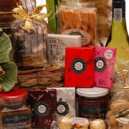 Delicious Delights Basket (3)